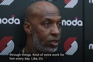 比卢普斯：每天都会加练杨瀚森 他一直在学英语和看录像