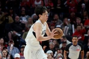 苏群：明天打湖人是杨瀚森的机会 要是还打五小雷迪克要高兴坏了