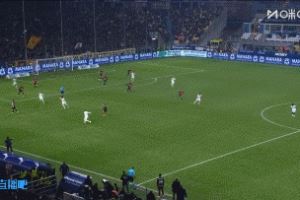 一念神魔了！米兰反击，萨56单刀过掉铃木彩艳但最终没打进！